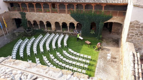 ceremonia en semicirculo